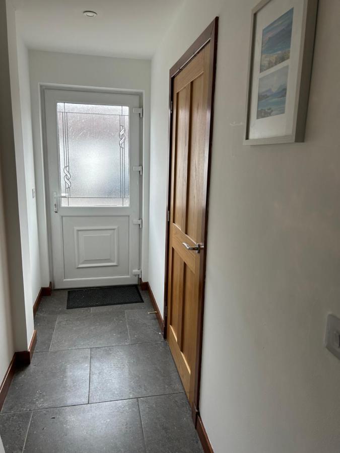 Number 6 Apartment Форт Уилям Екстериор снимка