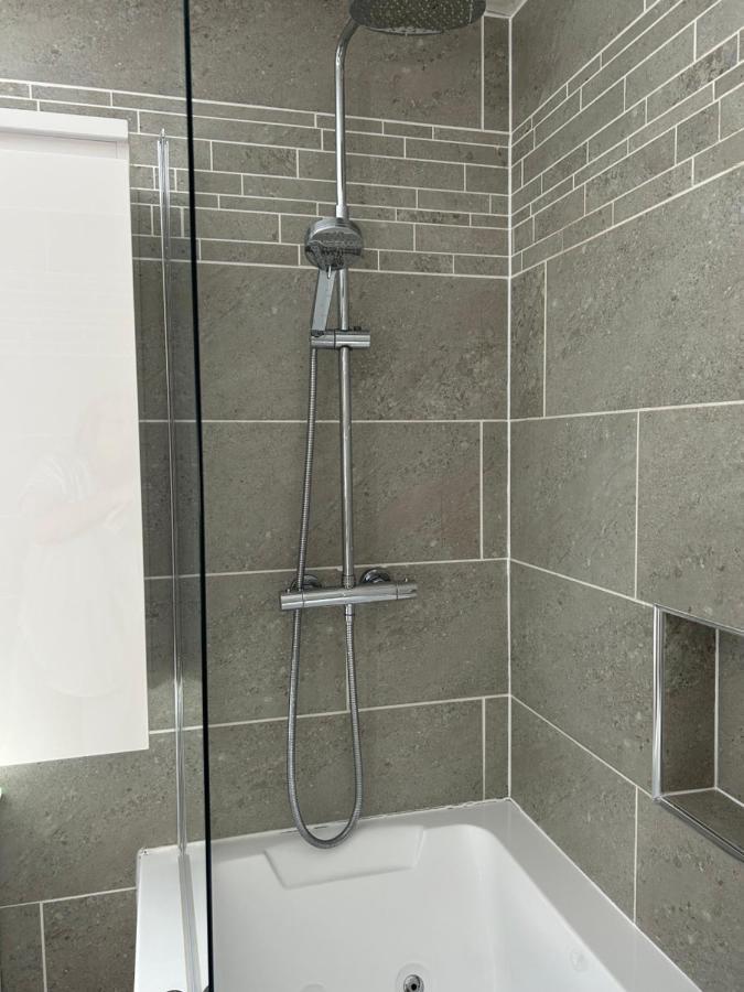 Number 6 Apartment Форт Уилям Екстериор снимка